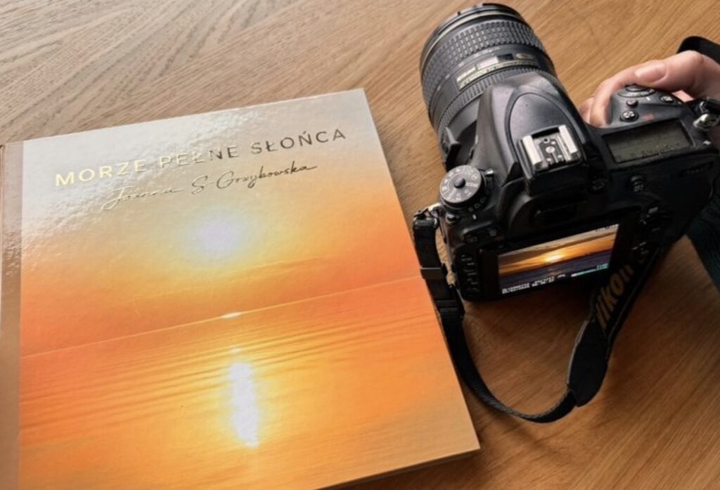 FfMae72v01fz-IMG_8855-1024x697 Męska koralowa bluza Morza Aniołów