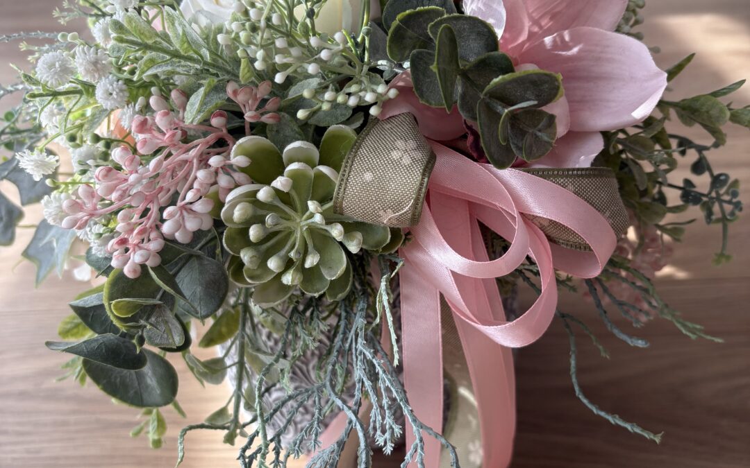 Flower bouquet in pink pot